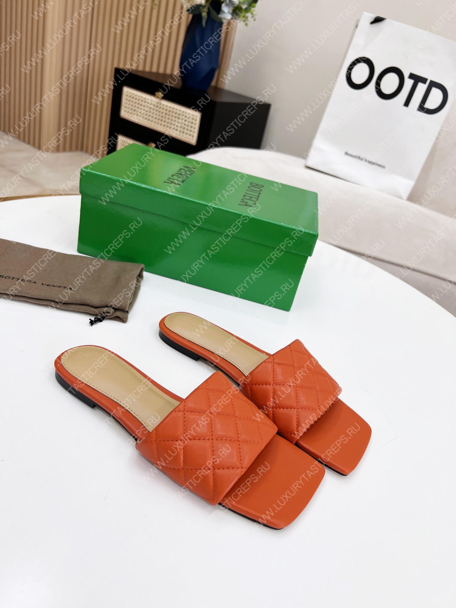 bo*te*ga Ve*ne*ta padded flat sandals orange 627710v