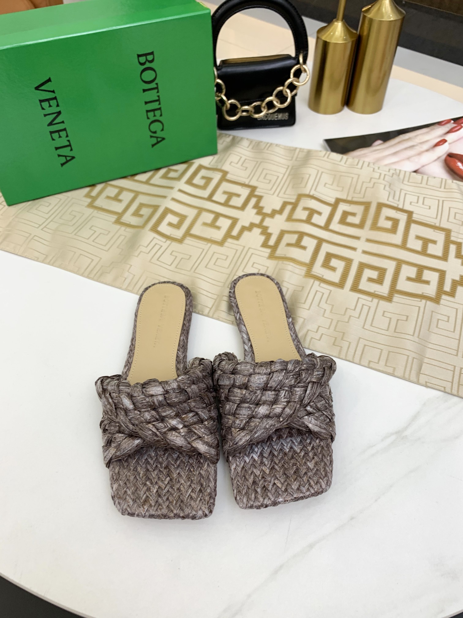 bo*te*ga Ve*ne*ta dot wave sandal brown 708880v