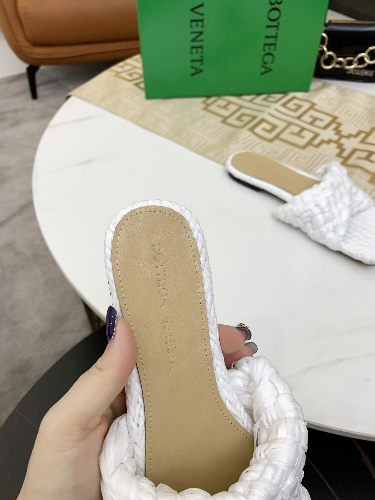 bo*te*ga Ve*ne*ta dot wave sandal white 708880v