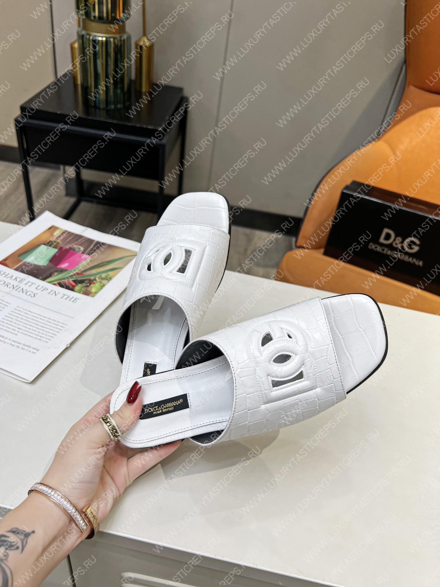 DOLCE AND GABANA EMBOSSED LOGOOPEN TOE SANDALS WHITE A80272AC606