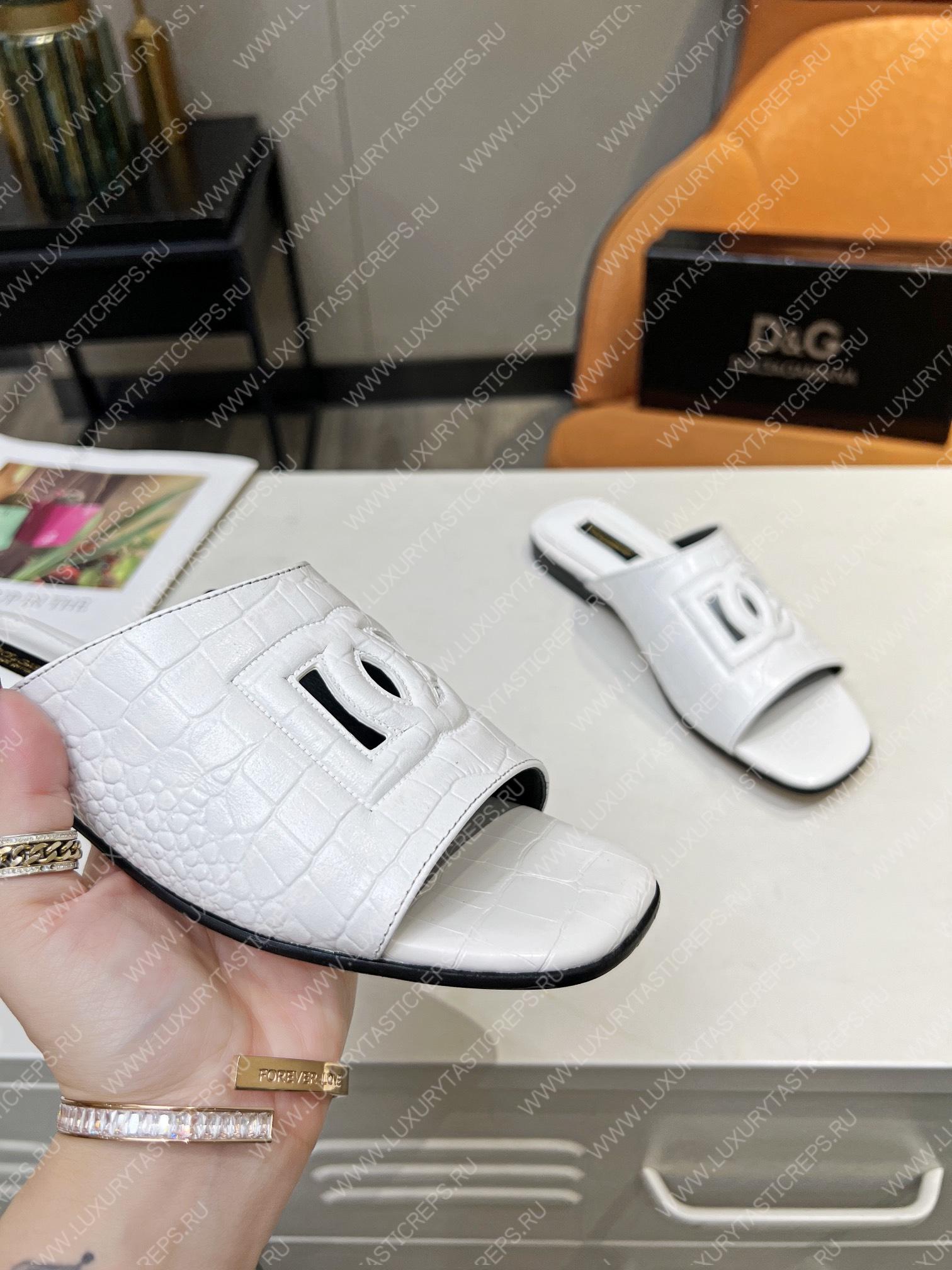 DOLCE AND GABANA EMBOSSED LOGOOPEN TOE SANDALS WHITE A80272AC606
