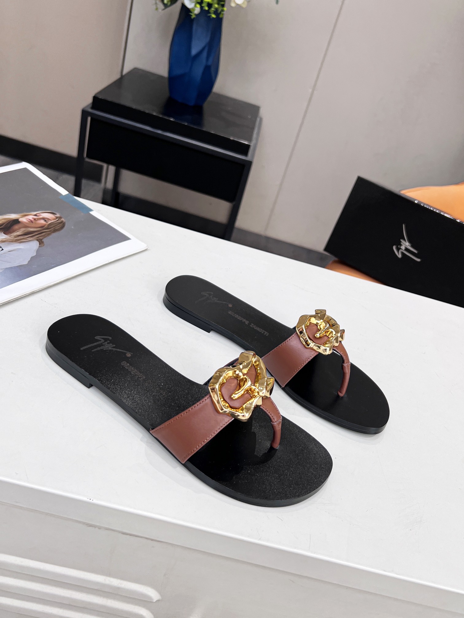 GIUSEPPE ZANOTTI FLAT LYRA ZALI BROWN E200104001