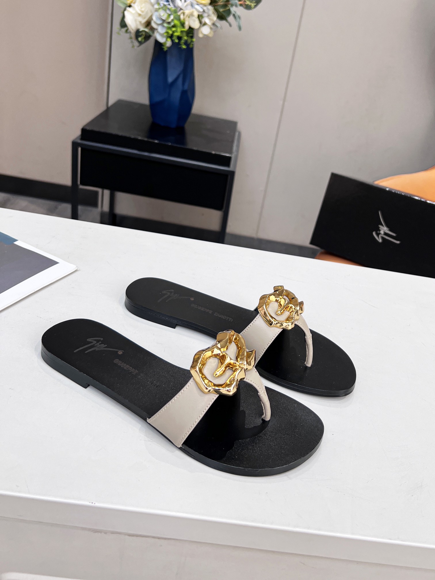 GIUSEPPE ZANOTTI FLAT LYRA ZALI GRAY E200104001