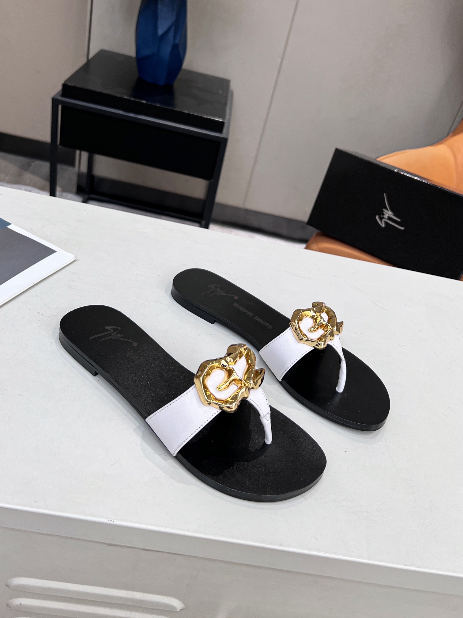 GIUSEPPE ZANOTTI FLAT LYRA ZALI WHITE E200104001