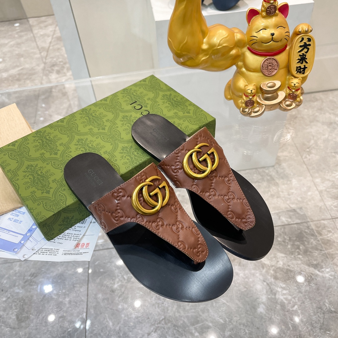 G*u*i interlocking g thong sandal brown 739048