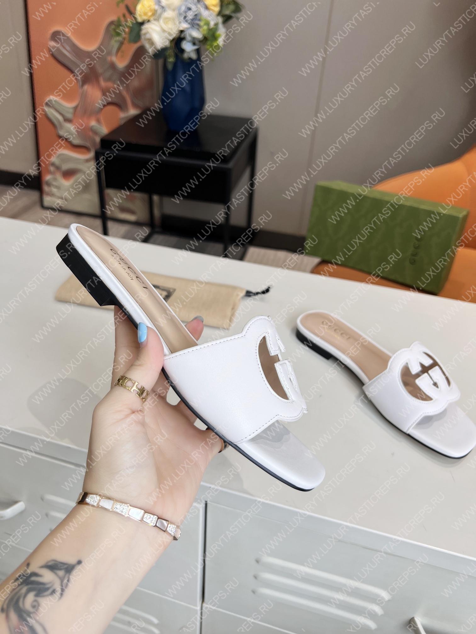 G*u*i interlocking g cut-out slide sandal white 694450