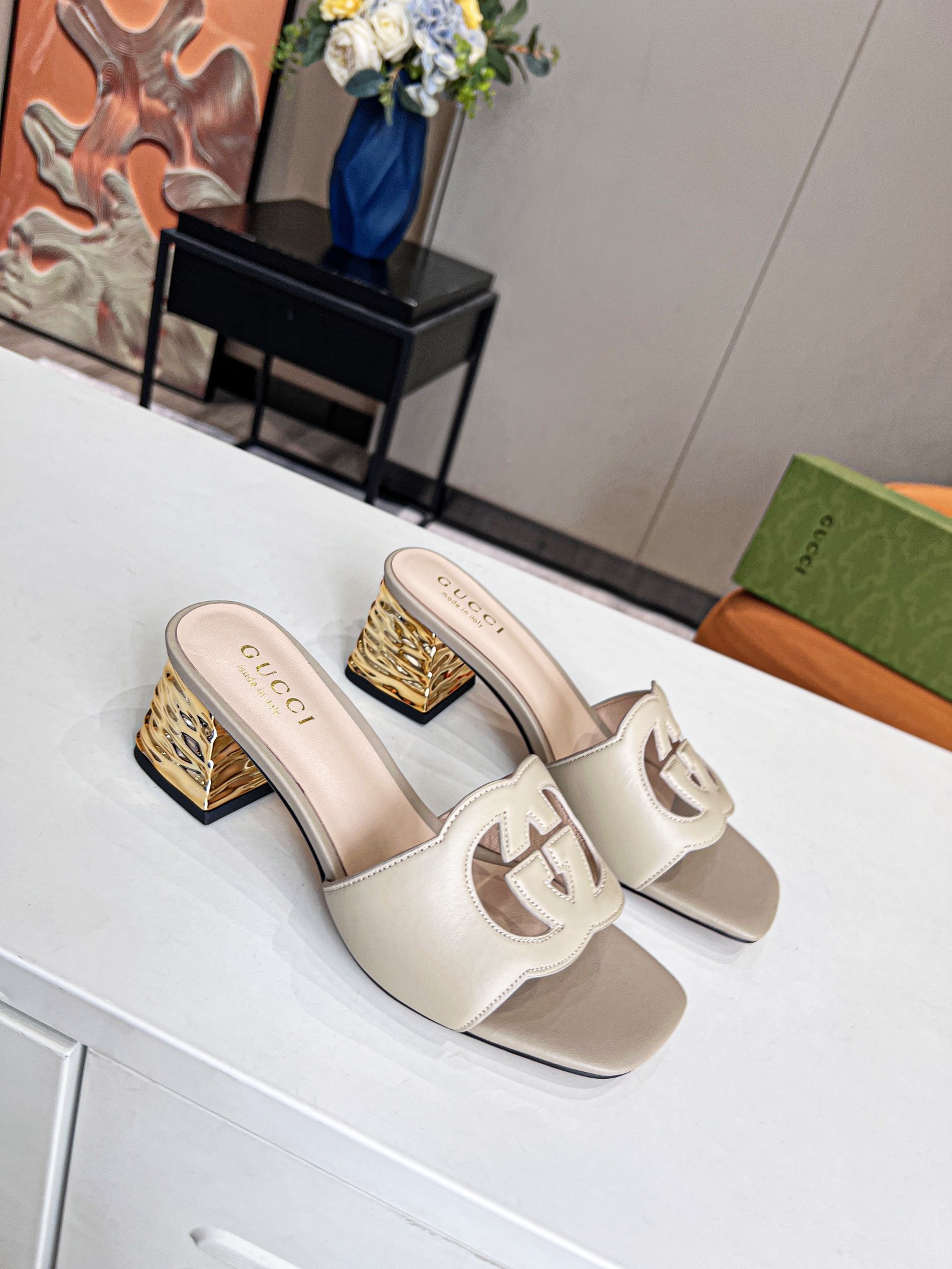 G*u*i interlocking g cut-out heeled slide sandal light beige 694451