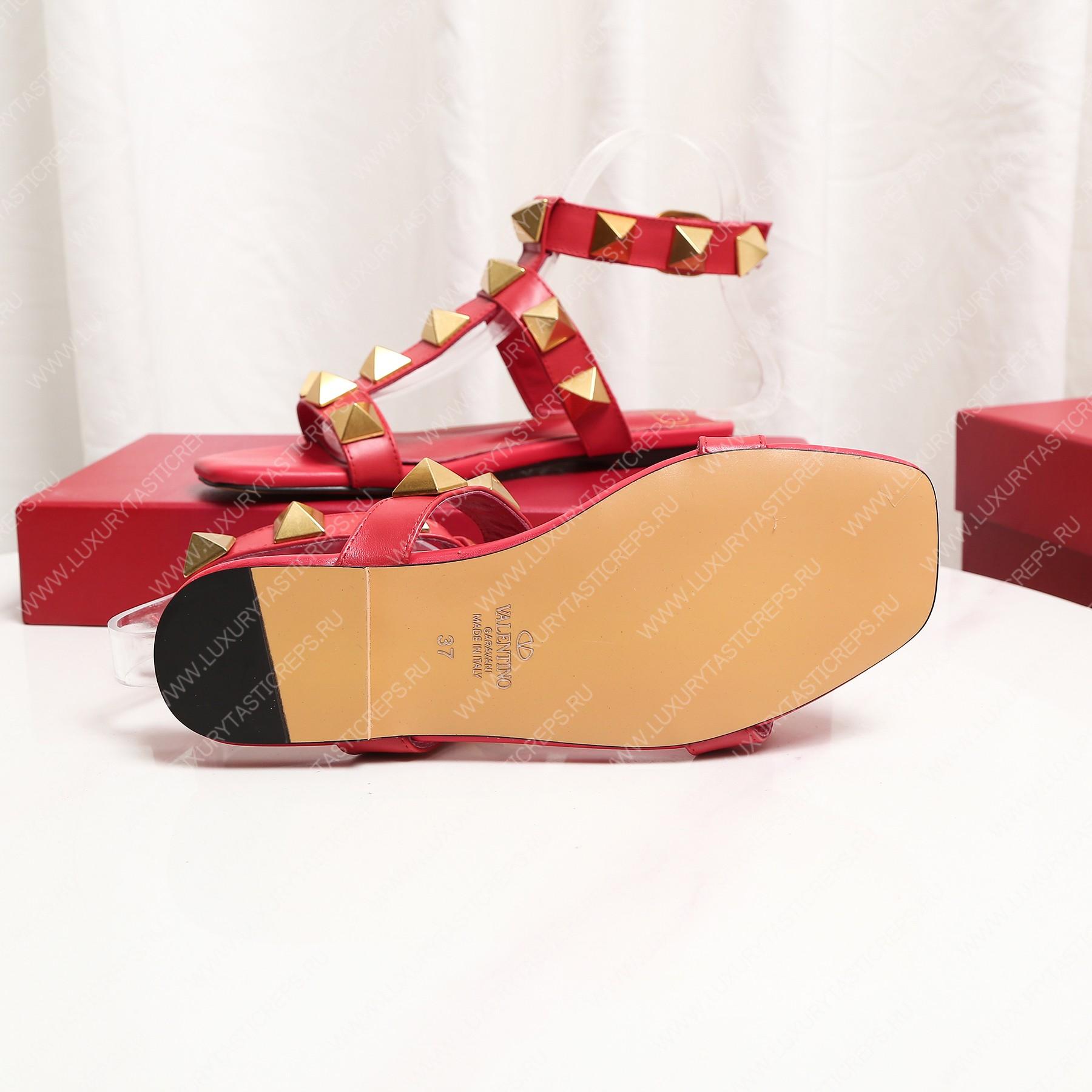 VALENTINO ROMAN STUD FLAT CALFSKIN SANDAL ROSSO VALENTINO WW2S0BU8ZWM