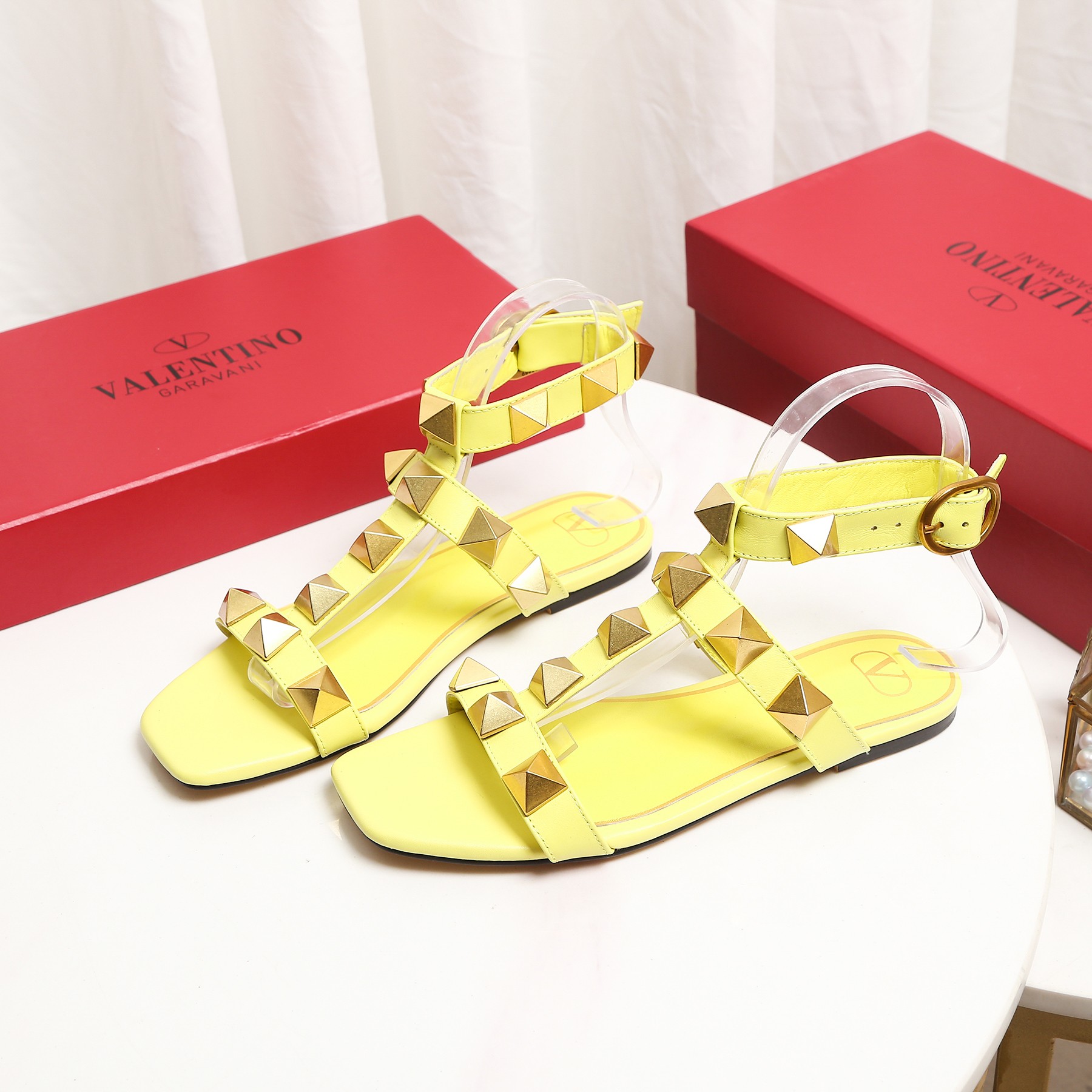 VALENTINO ROMAN STUD FLAT CALFSKIN SANDAL YELLOW 1W2S0BU8ZWM