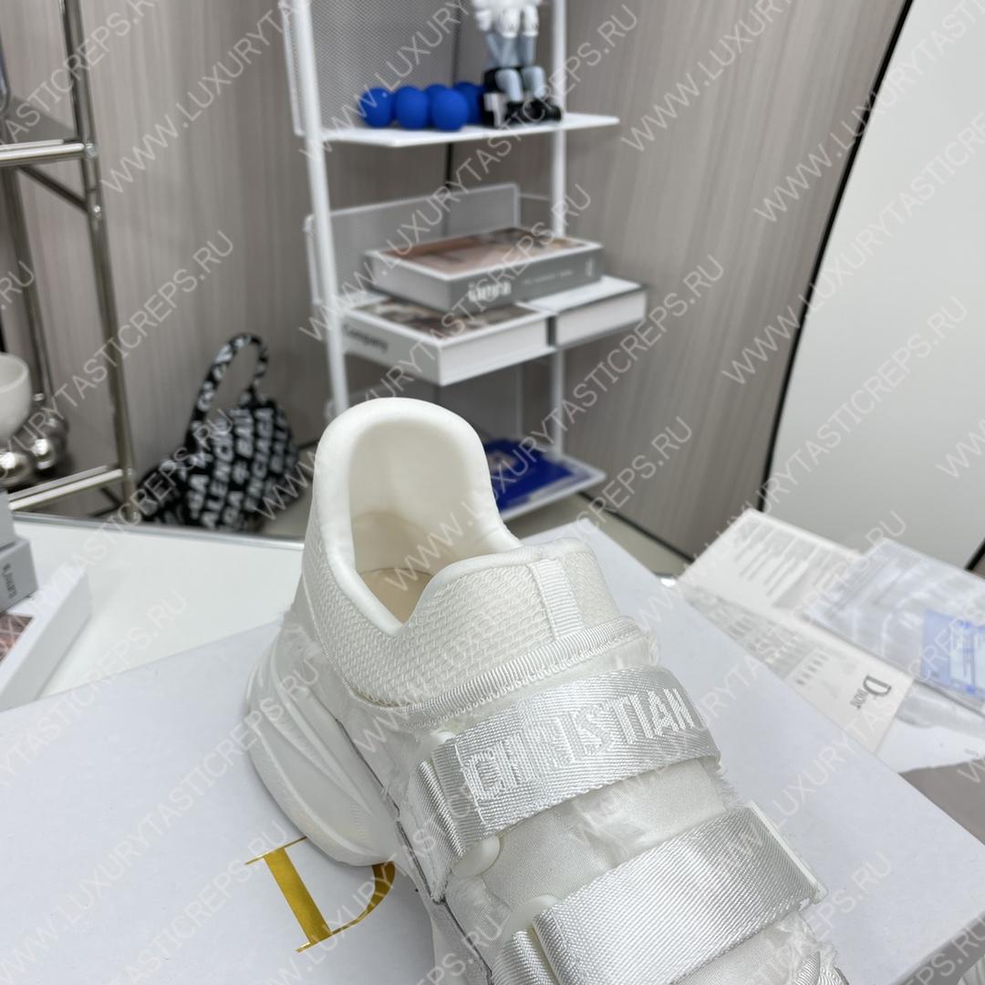 ch**an D*or d-wander sneakers cypress white kck299ctd