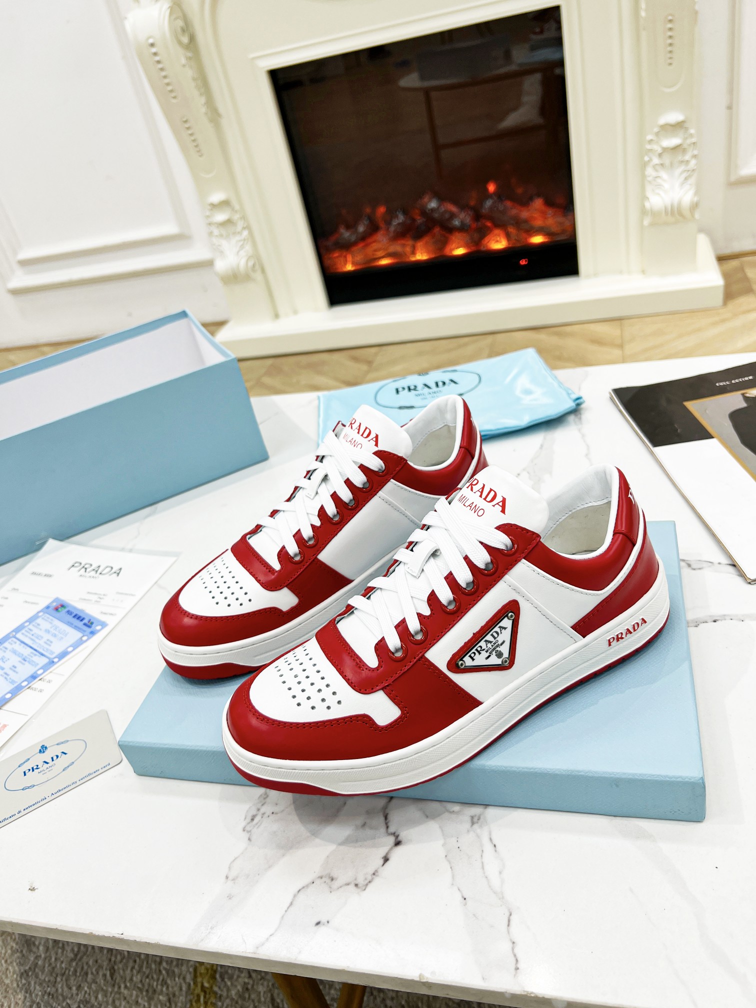 Pra*a downtown leather sneakers white/red 2ee364