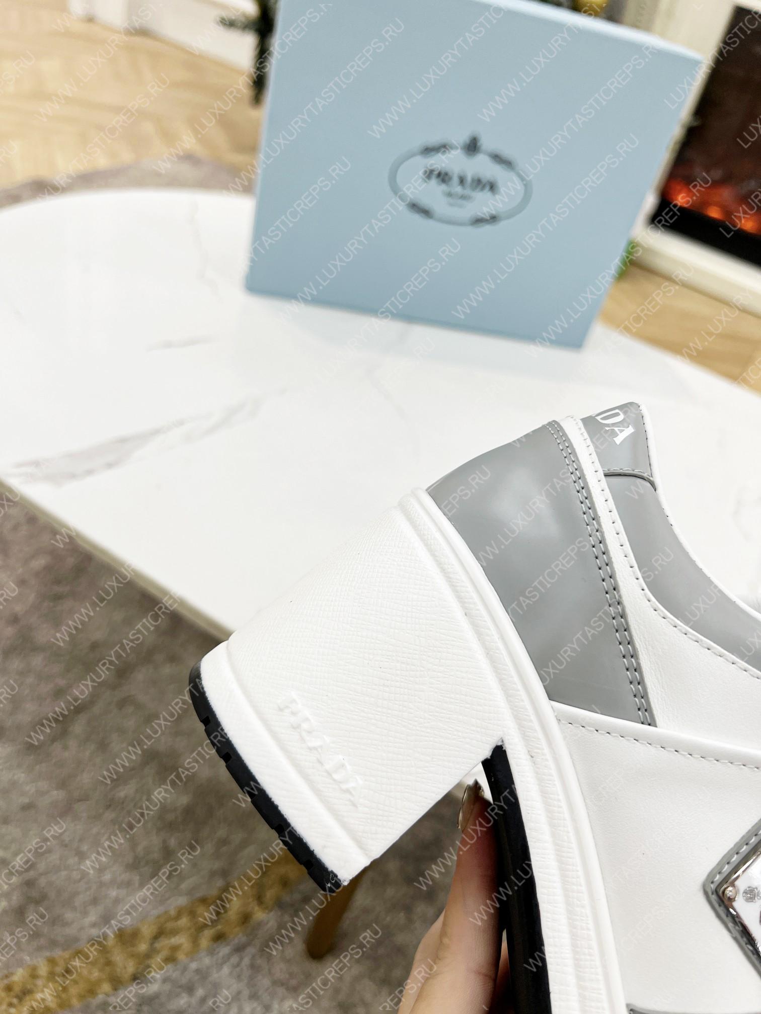 Pra*a downtown high-heeled leather sneakers white/grey 1e792m
