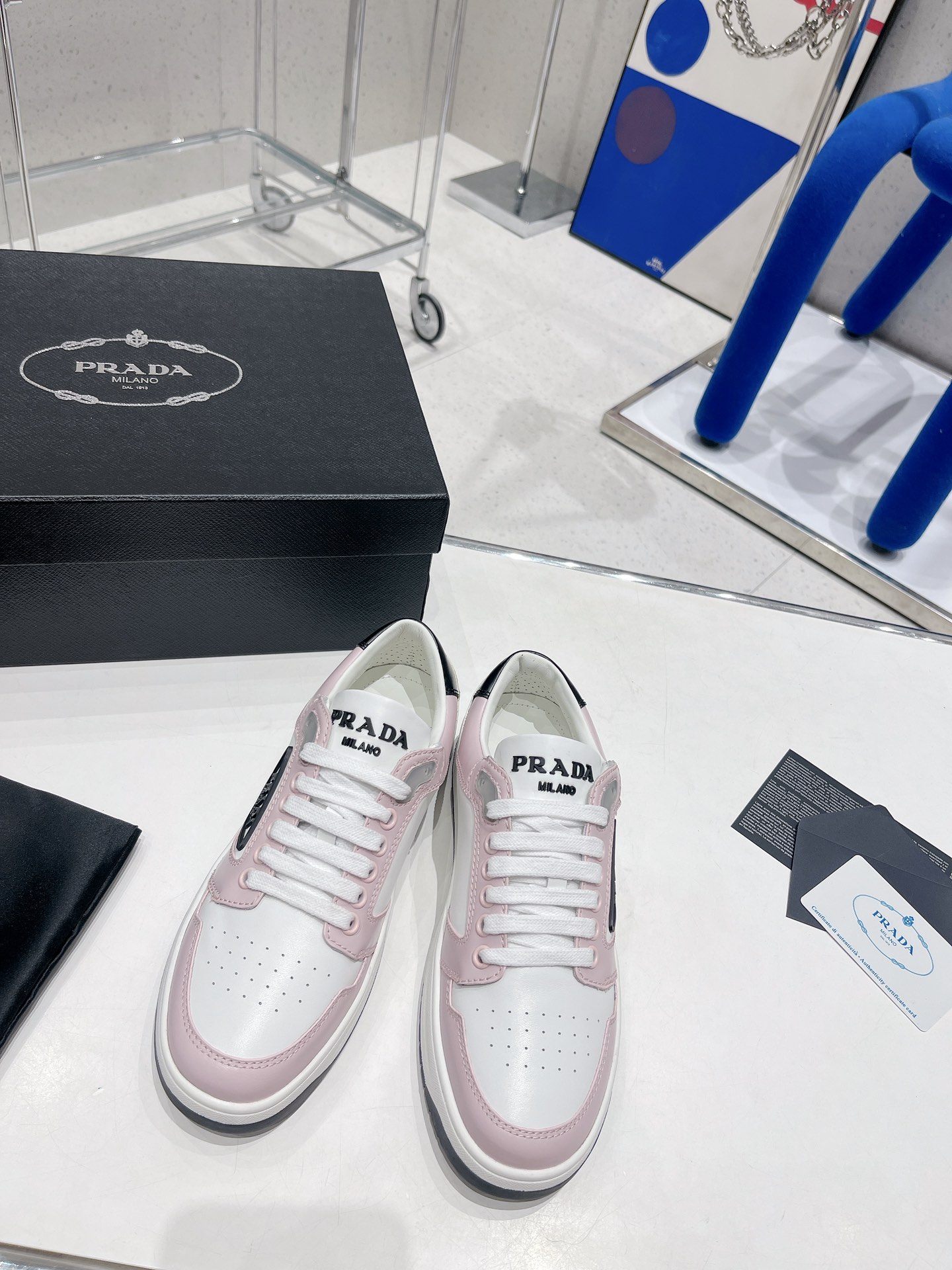 Pra*a district perforated leather sneakers white/albaster pink 1e790m