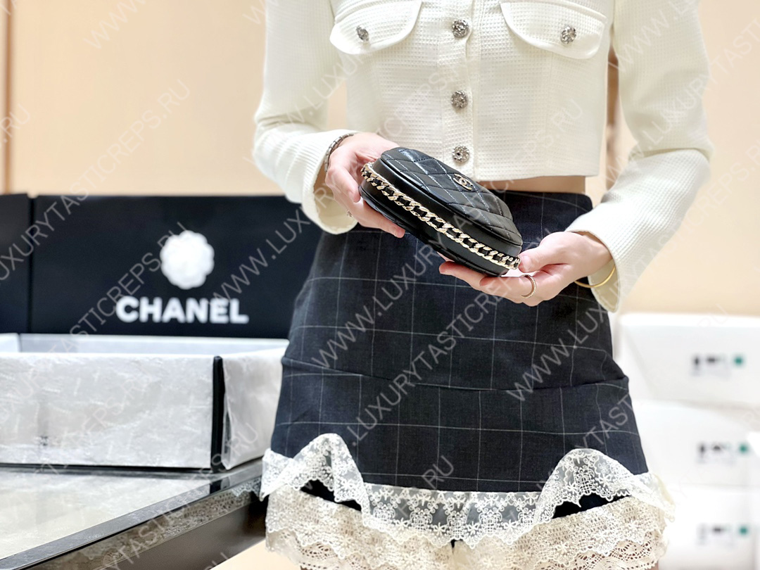 Ch*el pouch black ap3095