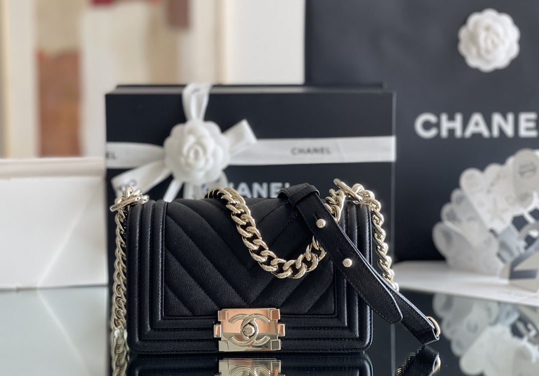 Ch*el boy handbag black a67086