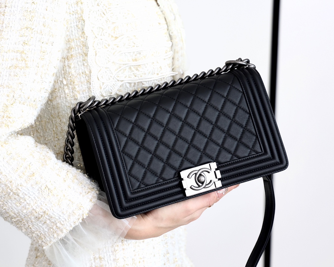Ch*el boy handbag black a67086