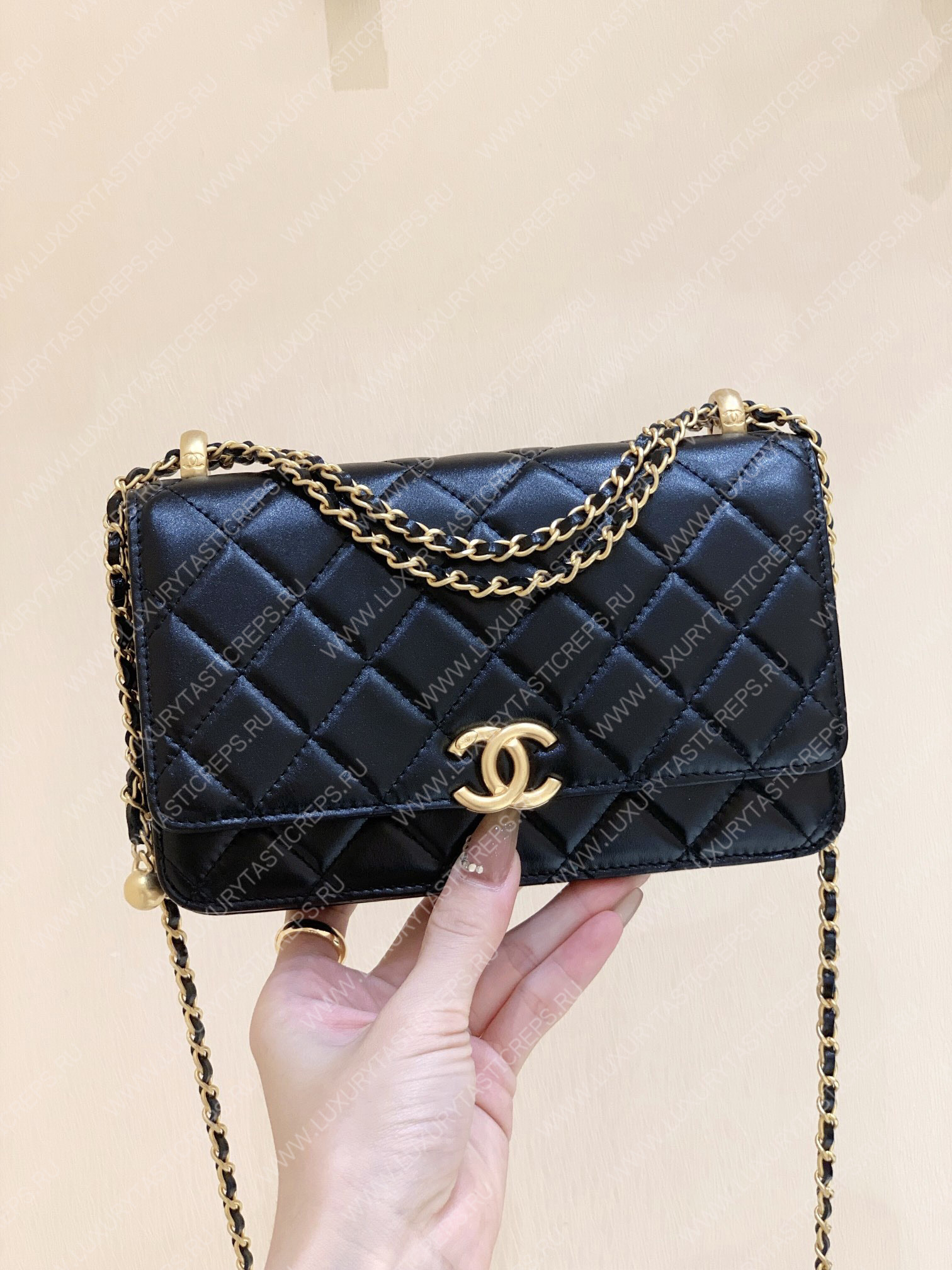 Ch*el wallet on chain black ap2649
