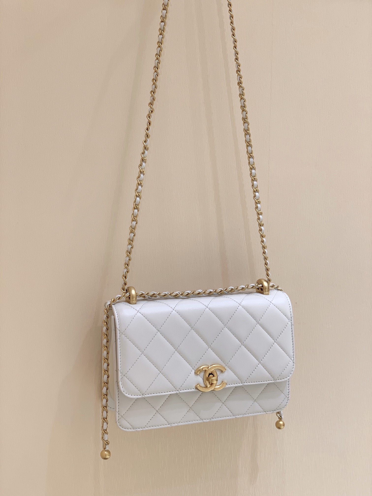 Ch*el wallet on chain white ap2649