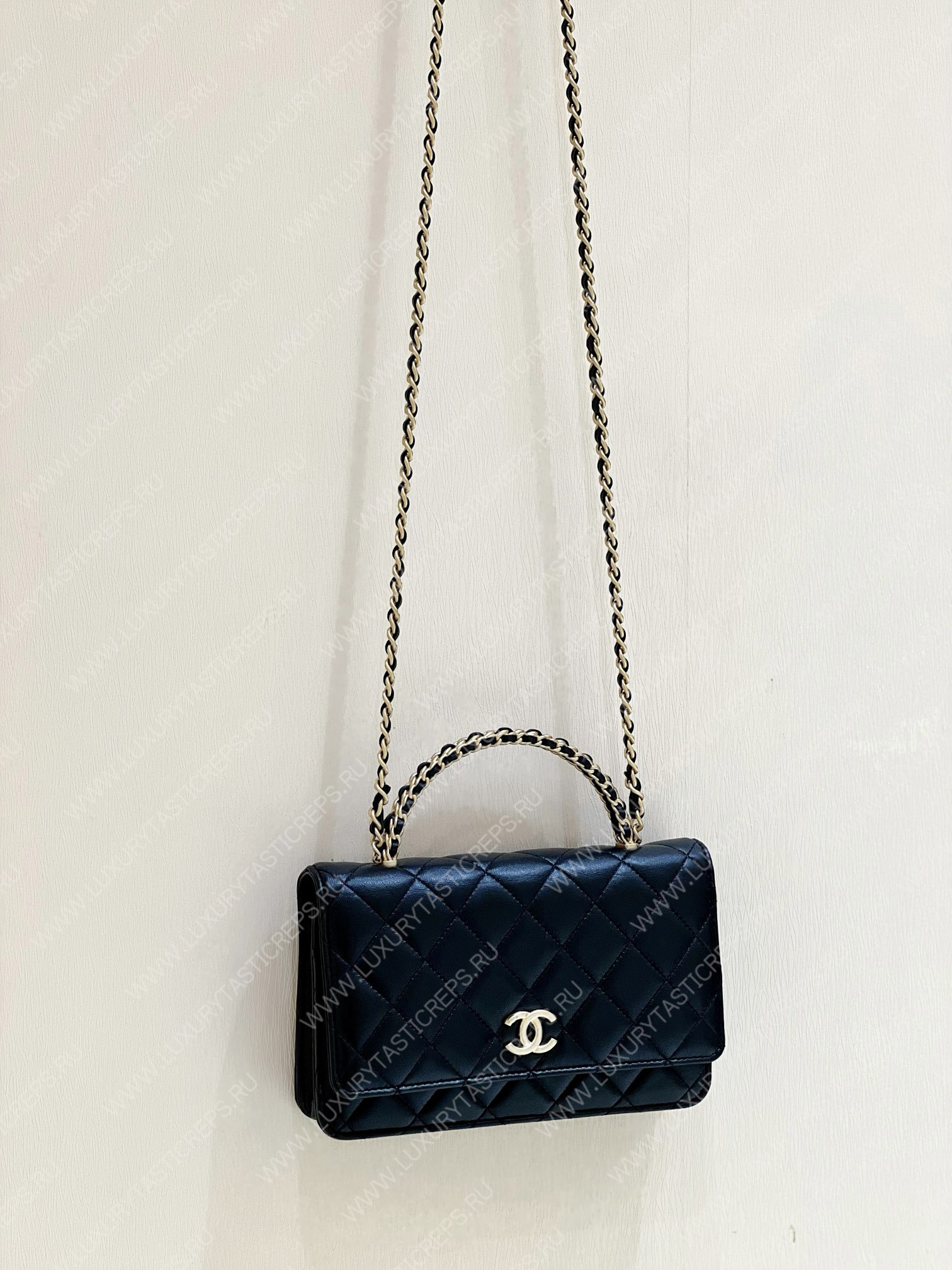 Ch*el wallet on chain black ap3009