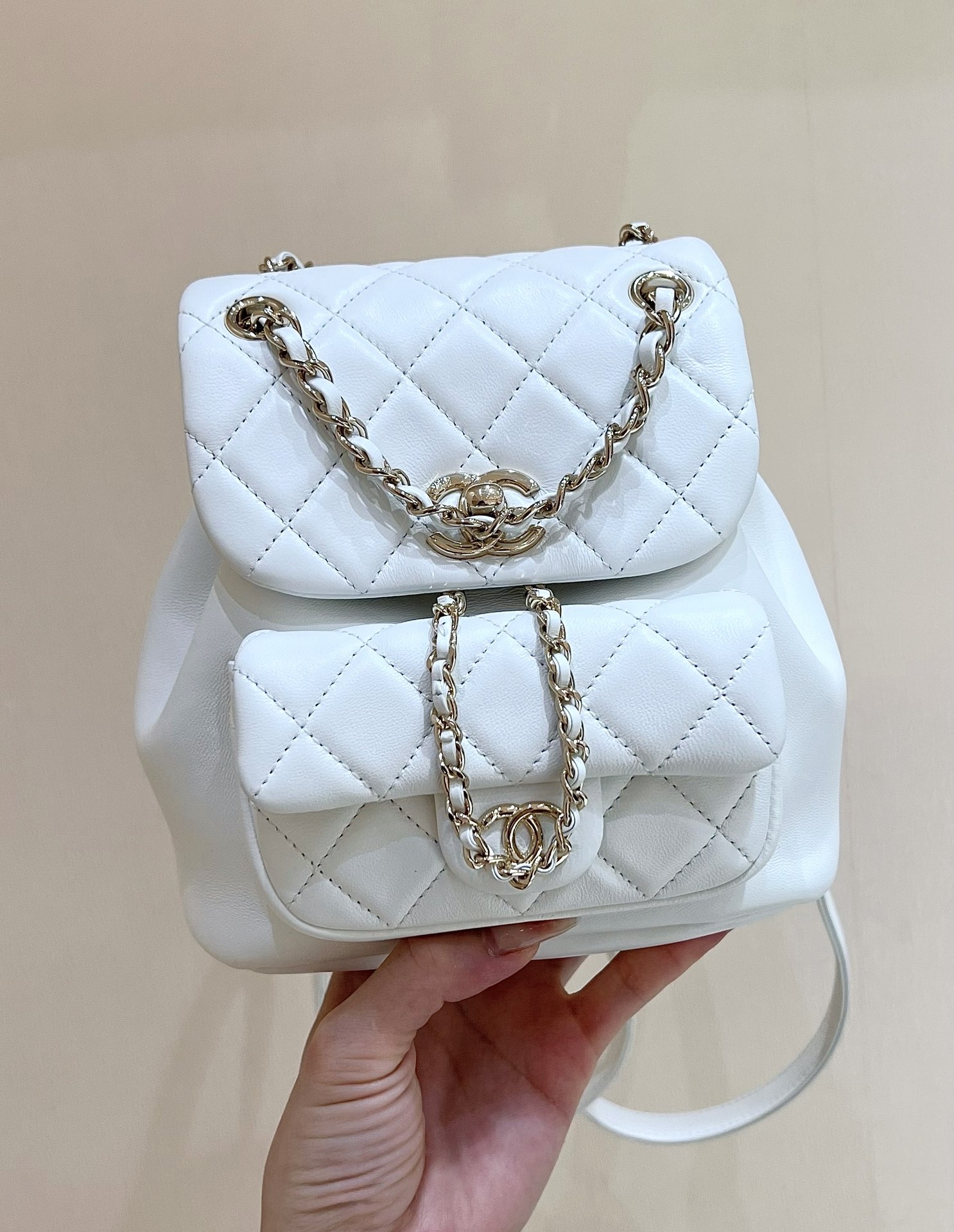 Ch*el duma backpack white as1160