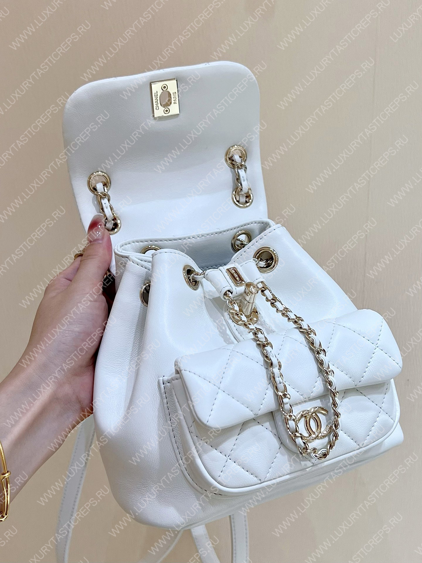 Ch*el duma backpack white as1160