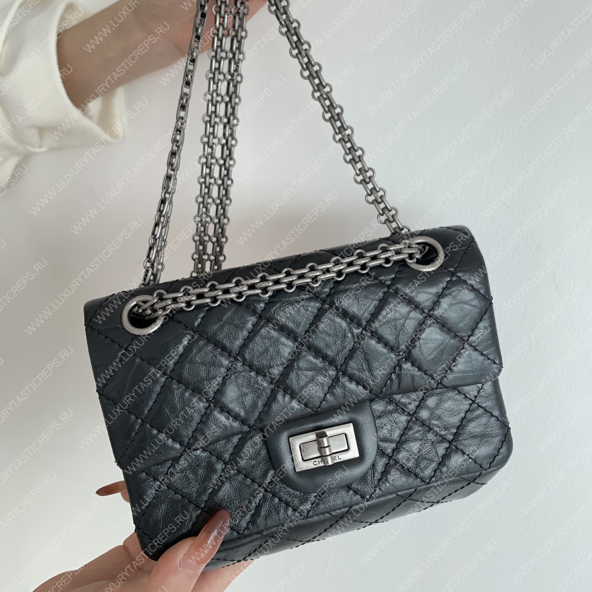 Ch*el 2.55 mini reissue bag black a37585