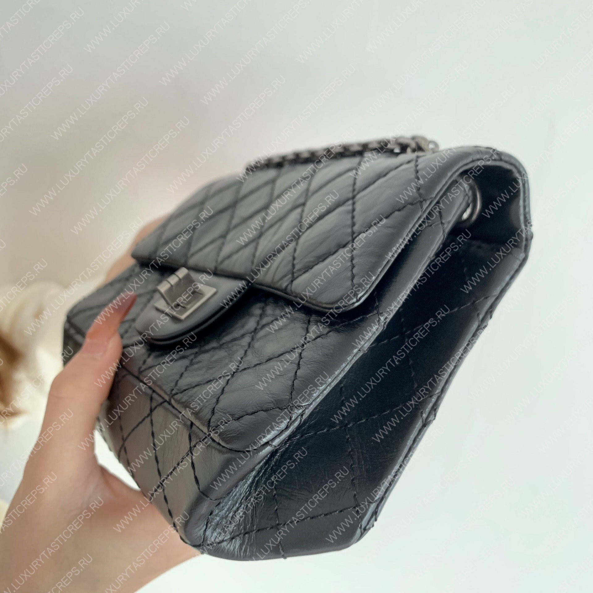 Ch*el 2.55 mini reissue bag black a37585