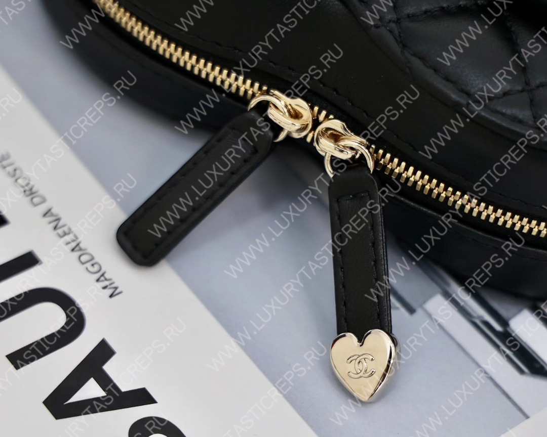 Ch*el cc heart clutch 22s black as3191
