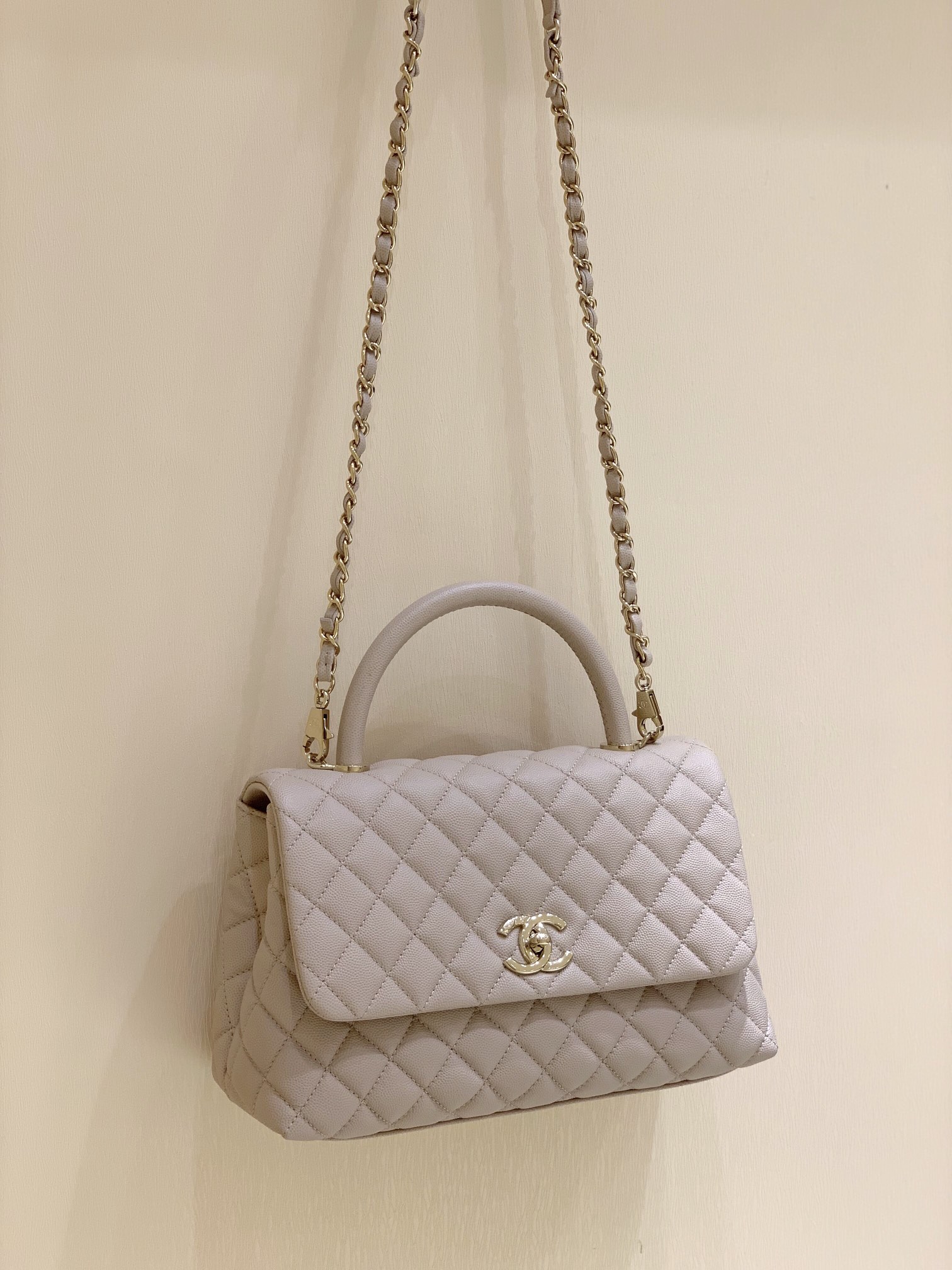 Ch*el coco handle bag cream a92993