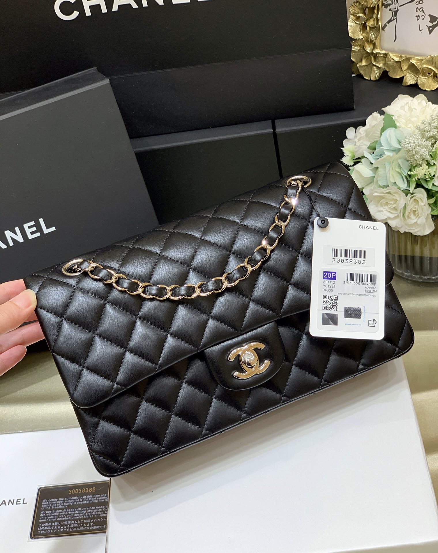 Ch*el classic handbag bag black a01112