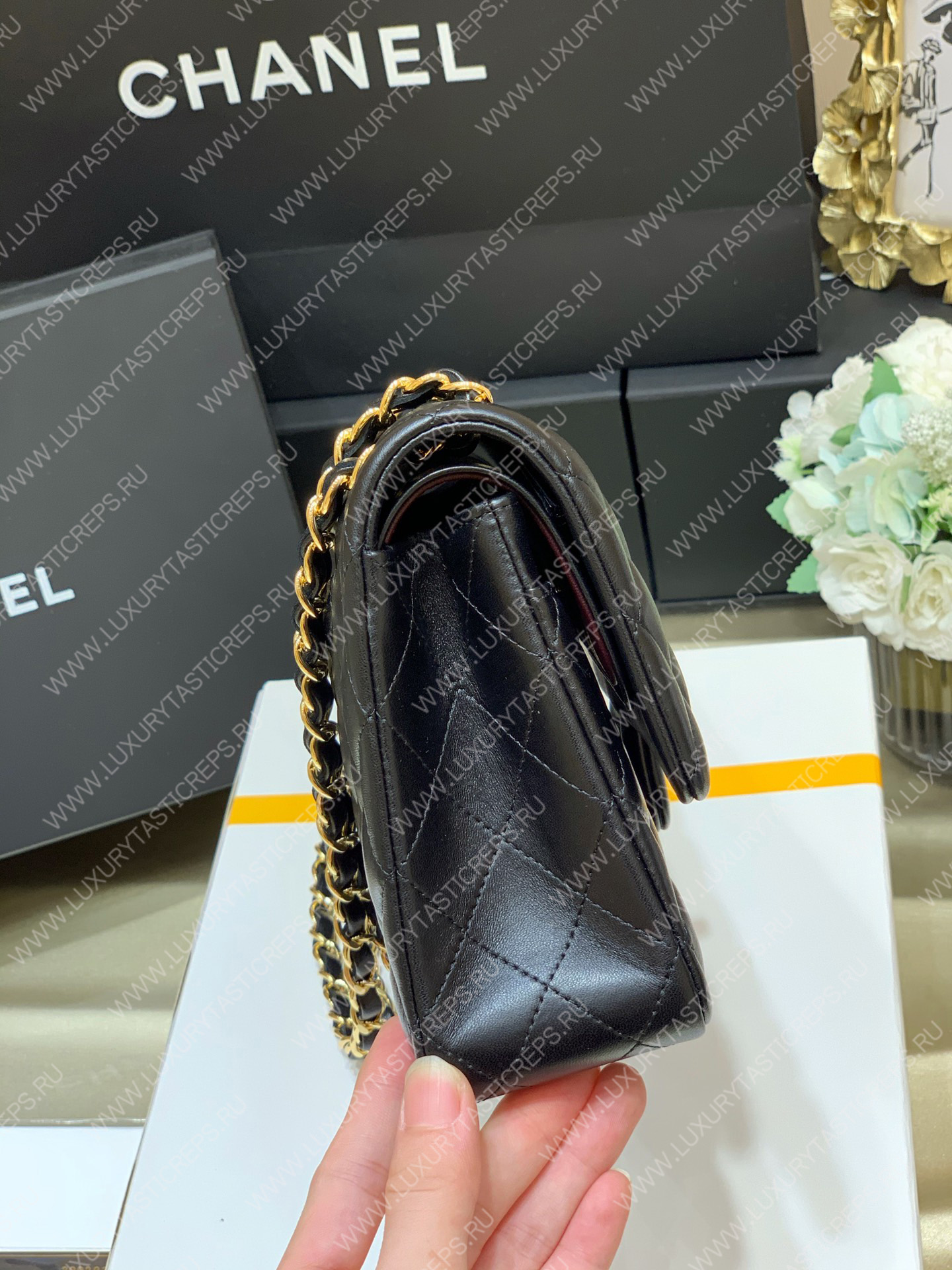 Ch*el classic handbag bag black a01112