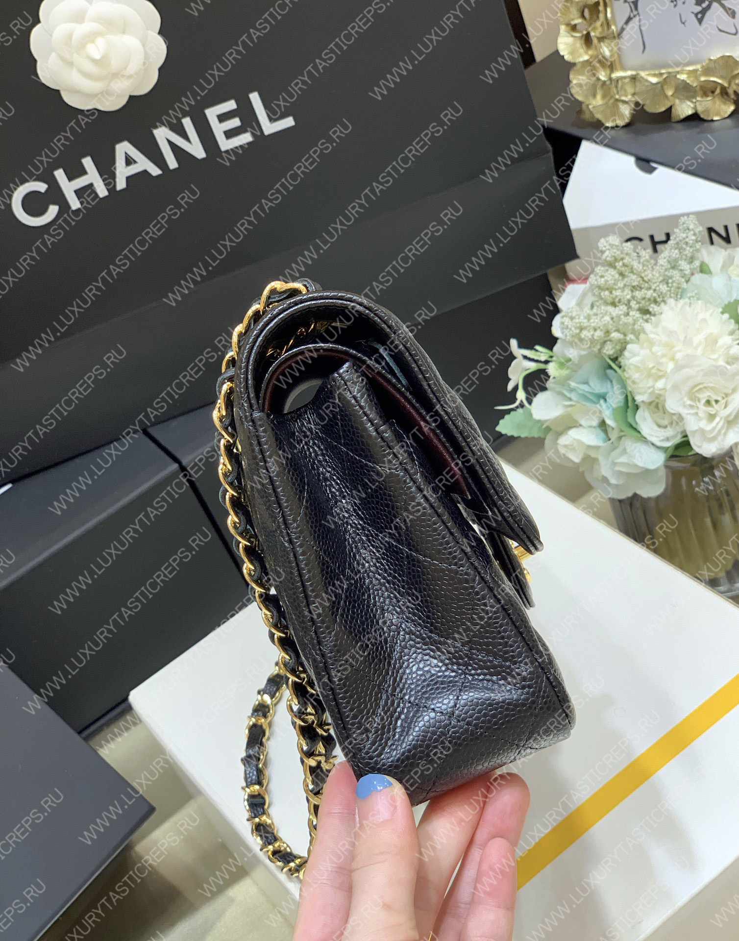 Ch*el classic handbag bag black a01112