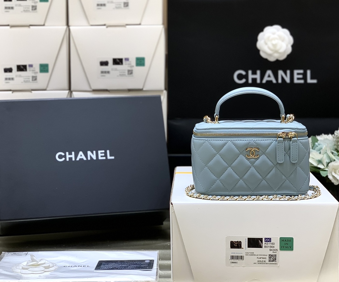 Ch*el long vanity case blue ap2199
