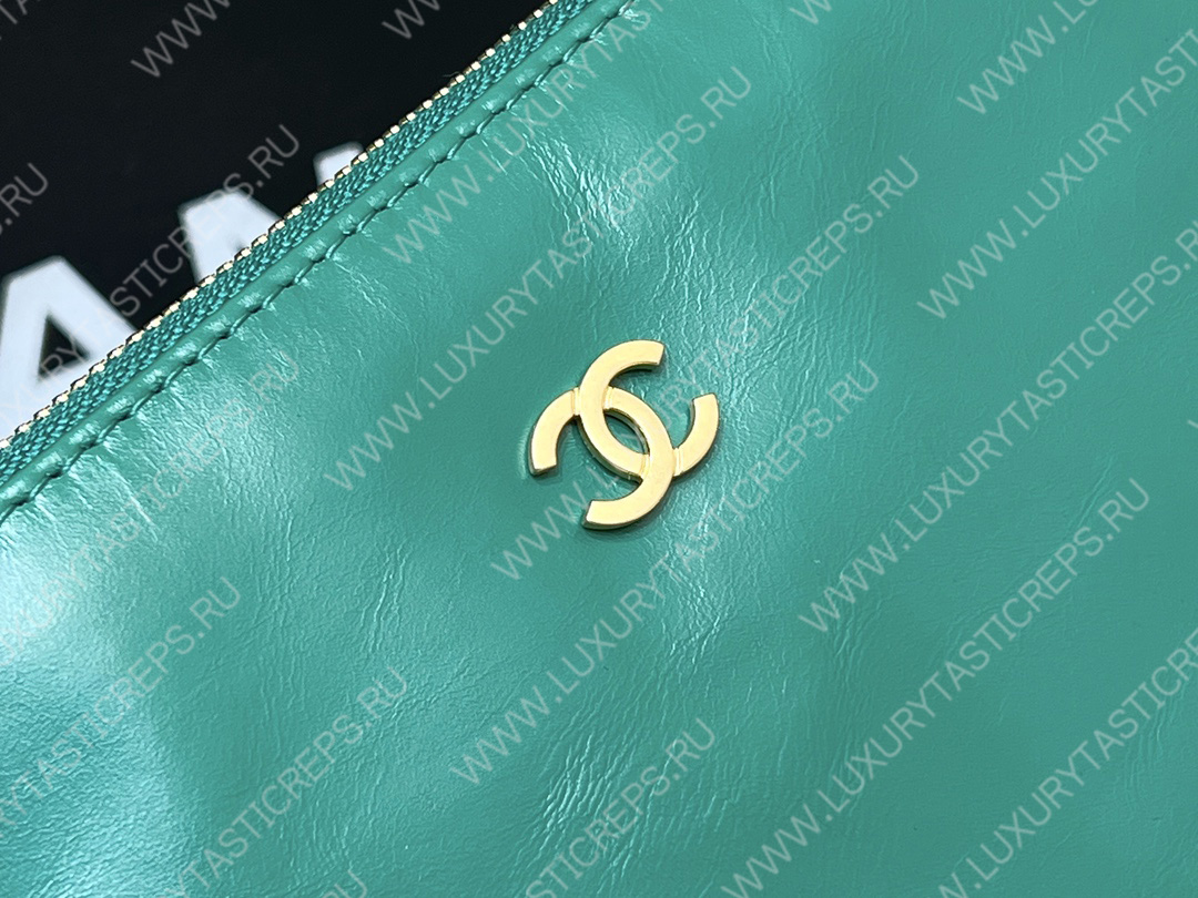 Ch*el 22 handbag green as3260