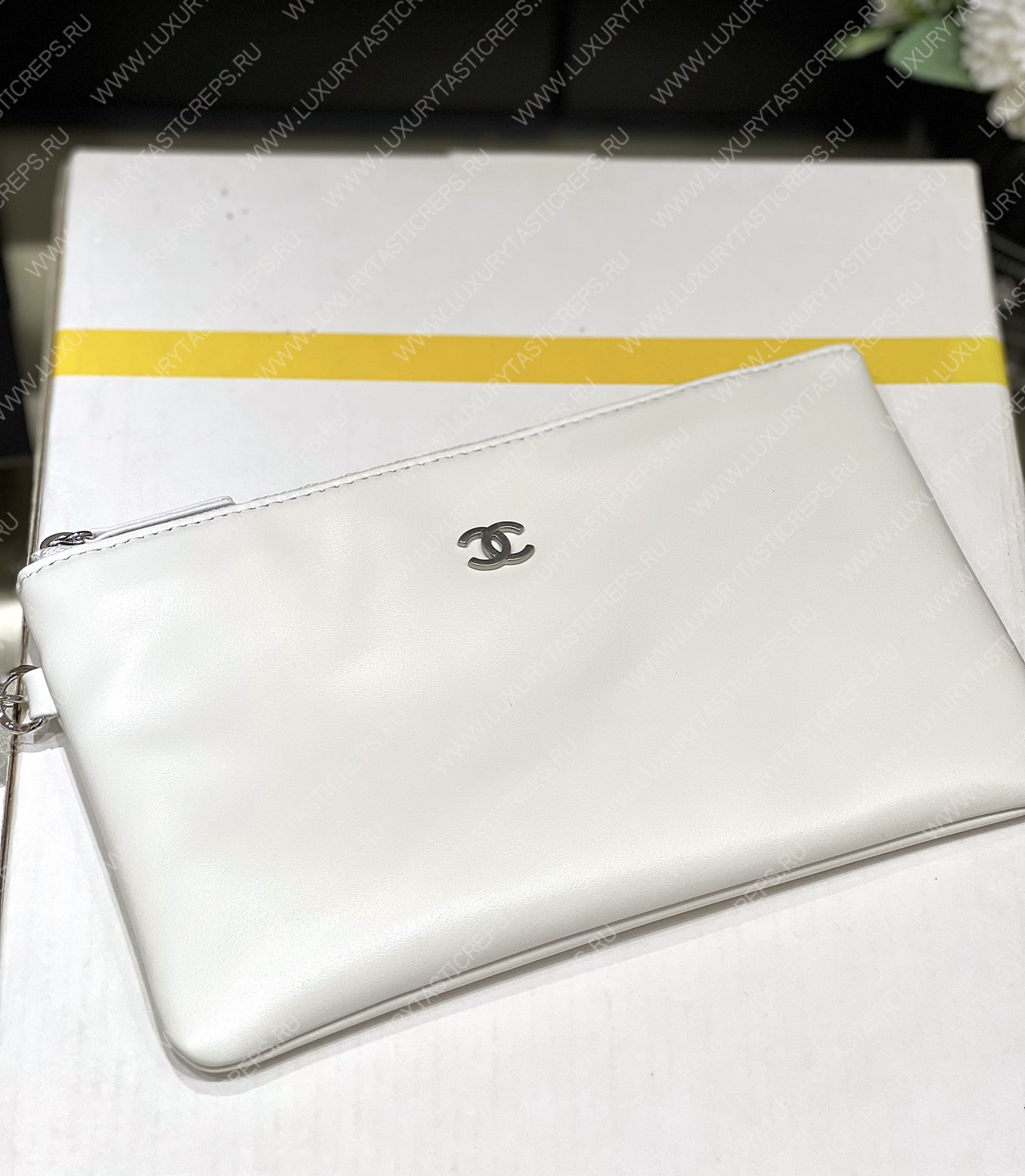 Ch*el 22 handbag white as3260