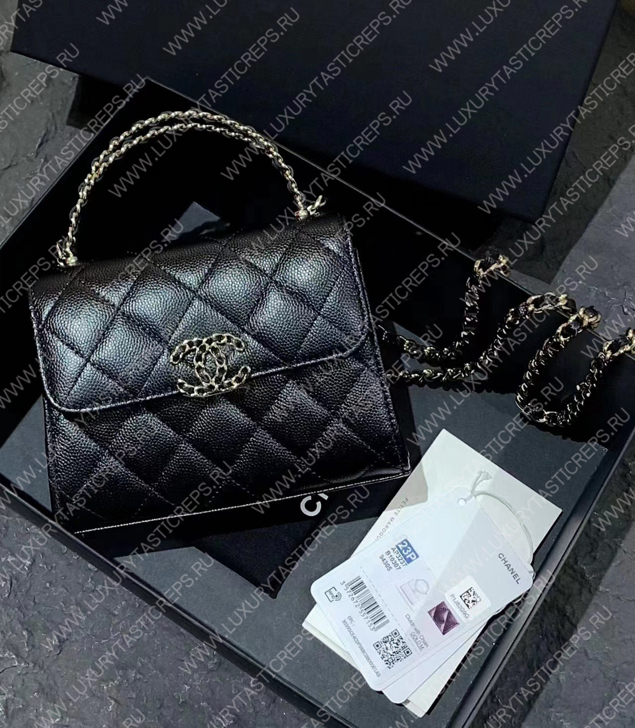 Ch*el 19 handbag with chain and top handle black ap3237