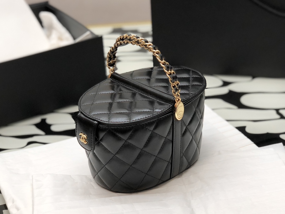 Ch*el small vanity case black  as3726