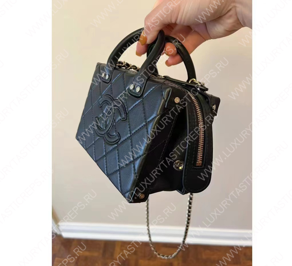 Ch*el small vanity case black as3345