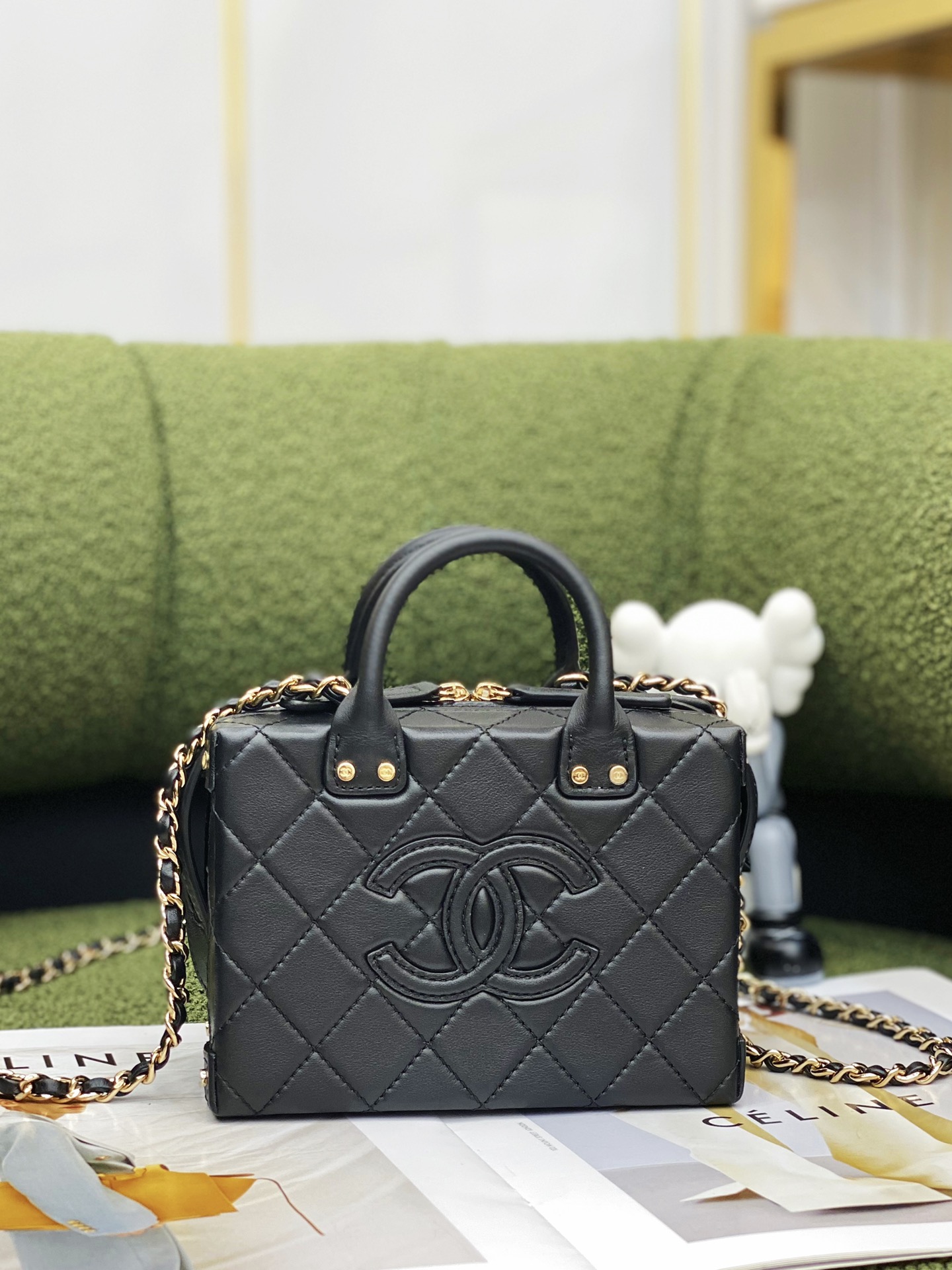 Ch*el small vanity case black as3345