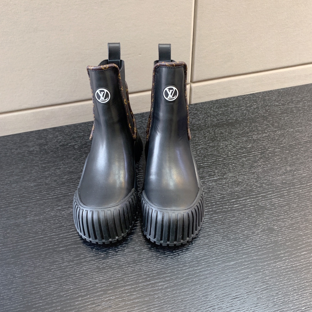 l**is V*t*n ruby flat ankle boots noir 1ab0fs