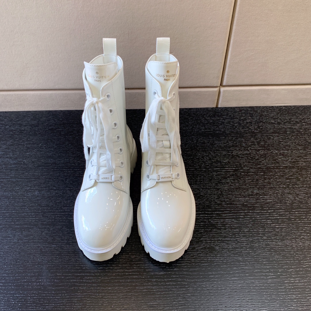 l**is V*t*n territory flat ranger white 1a94q7