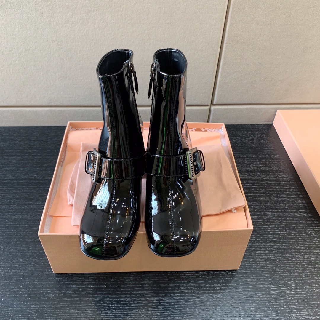 MIU MIU PATENT LEATHER BOOTIES BLACK 5T799D