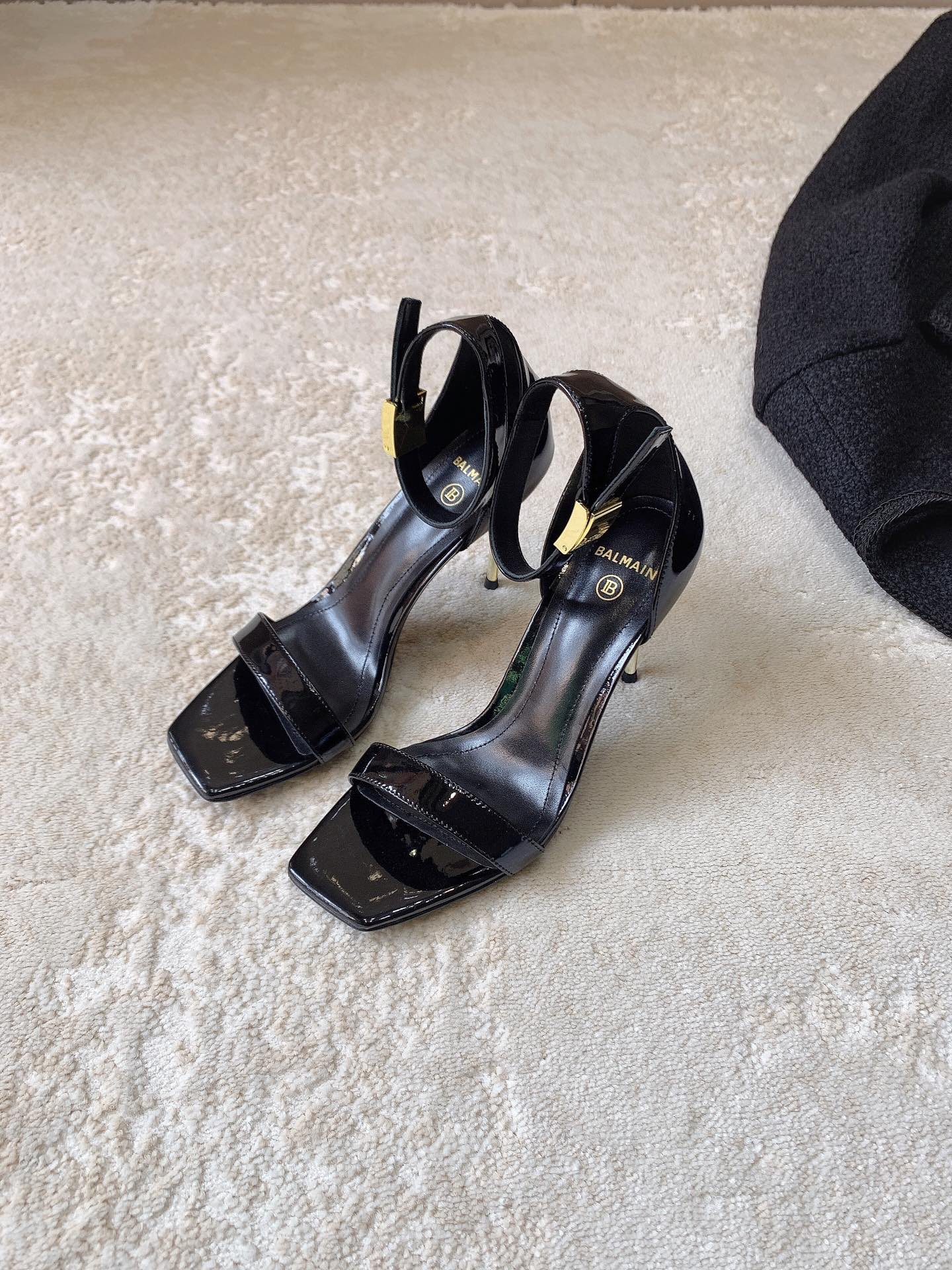 BALMAIN UMA SANDAL BLACK YN1UH742LVIT