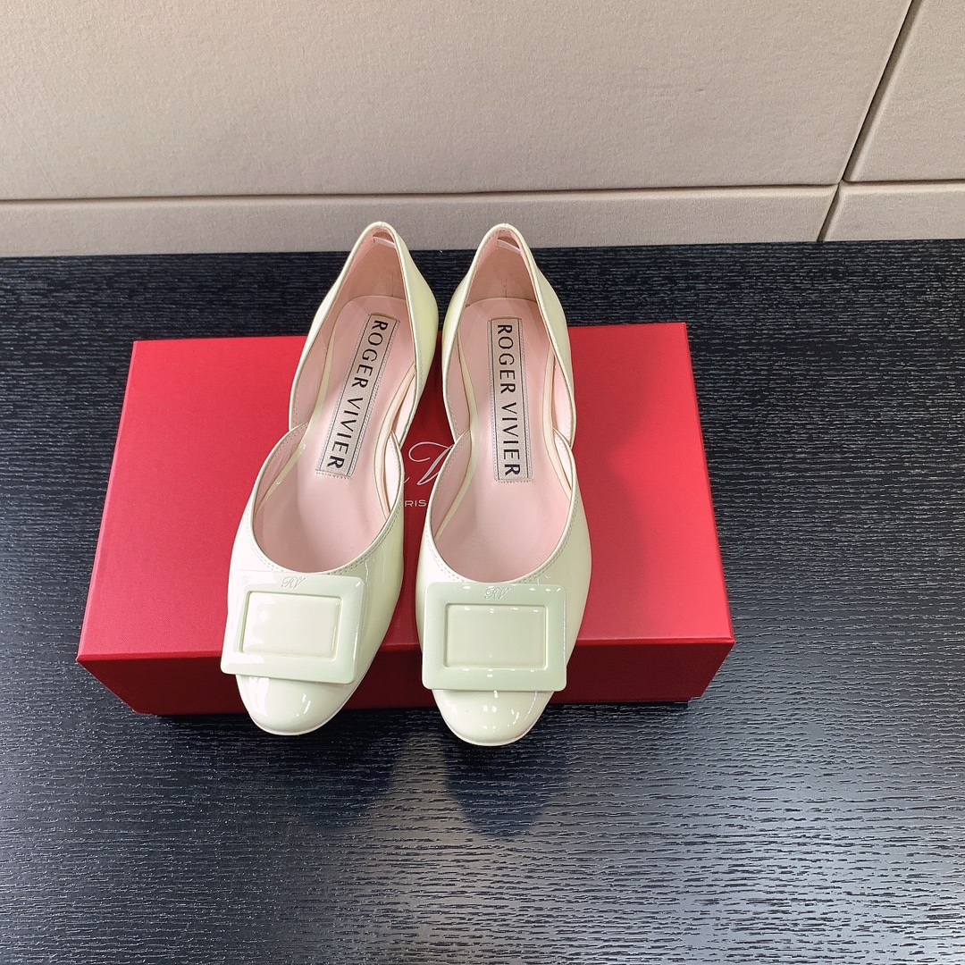 ROGER VIVIER BUCKLE BALLERINAS OFF-WHITE RVW6683