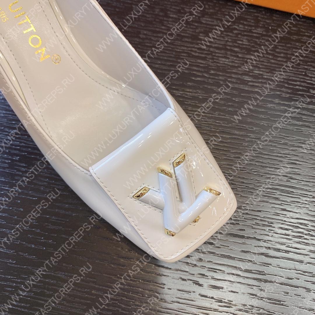 l**is V*t*n shake pump white 1ab0se