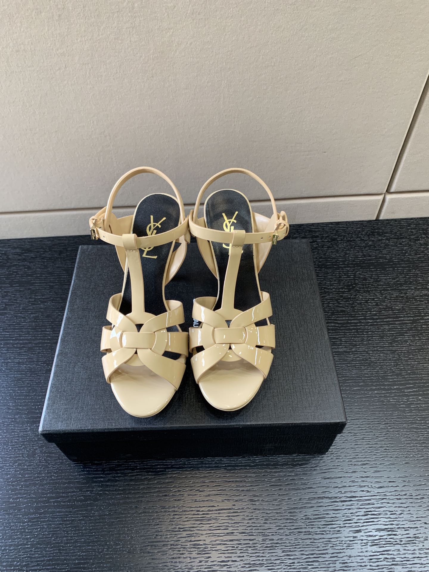 YVES SAINT LAURENT TRUBUTE PLATFORM SANDAL BEIGE 315487AA