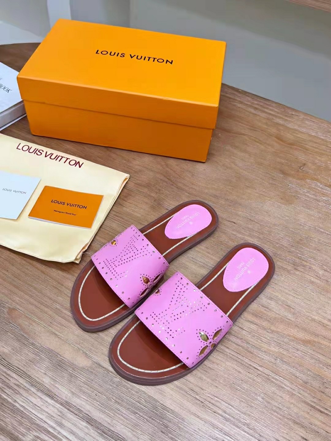 l**is V*t*n flat mule pink 1aadiw