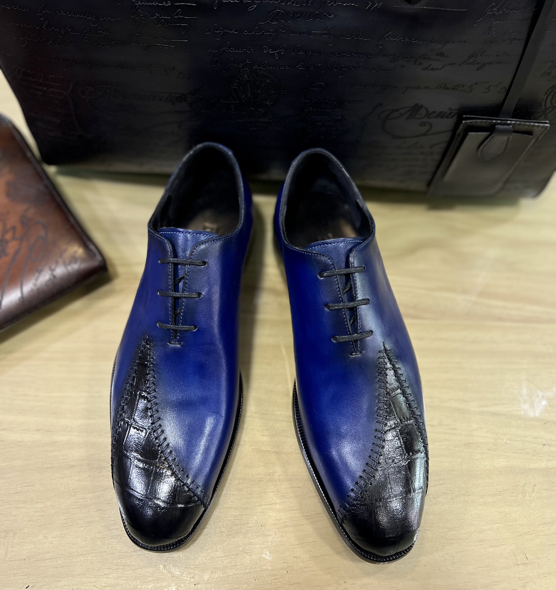 BERLUTI CROC LEATHER OXFORD BLUE S4322-V2