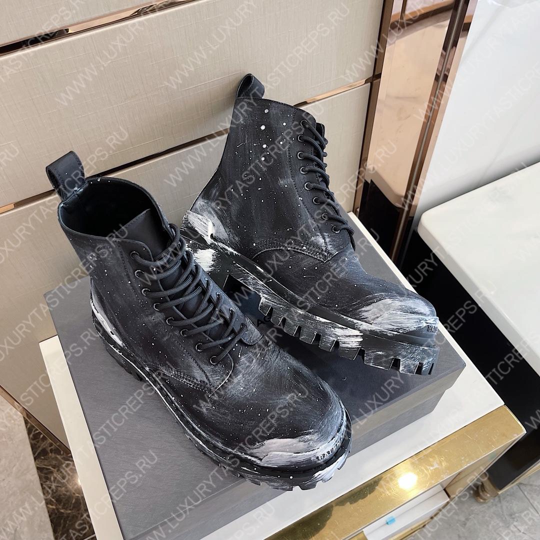 BLANECIAGA STRIKE LACE-UP BOOT BLACK 590974WA
