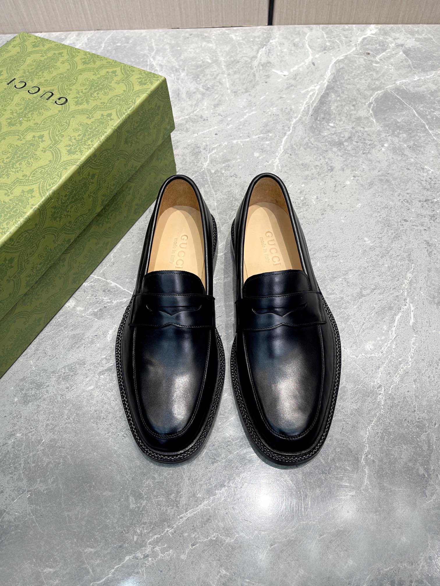 G*u*i men’s loafers black 712351